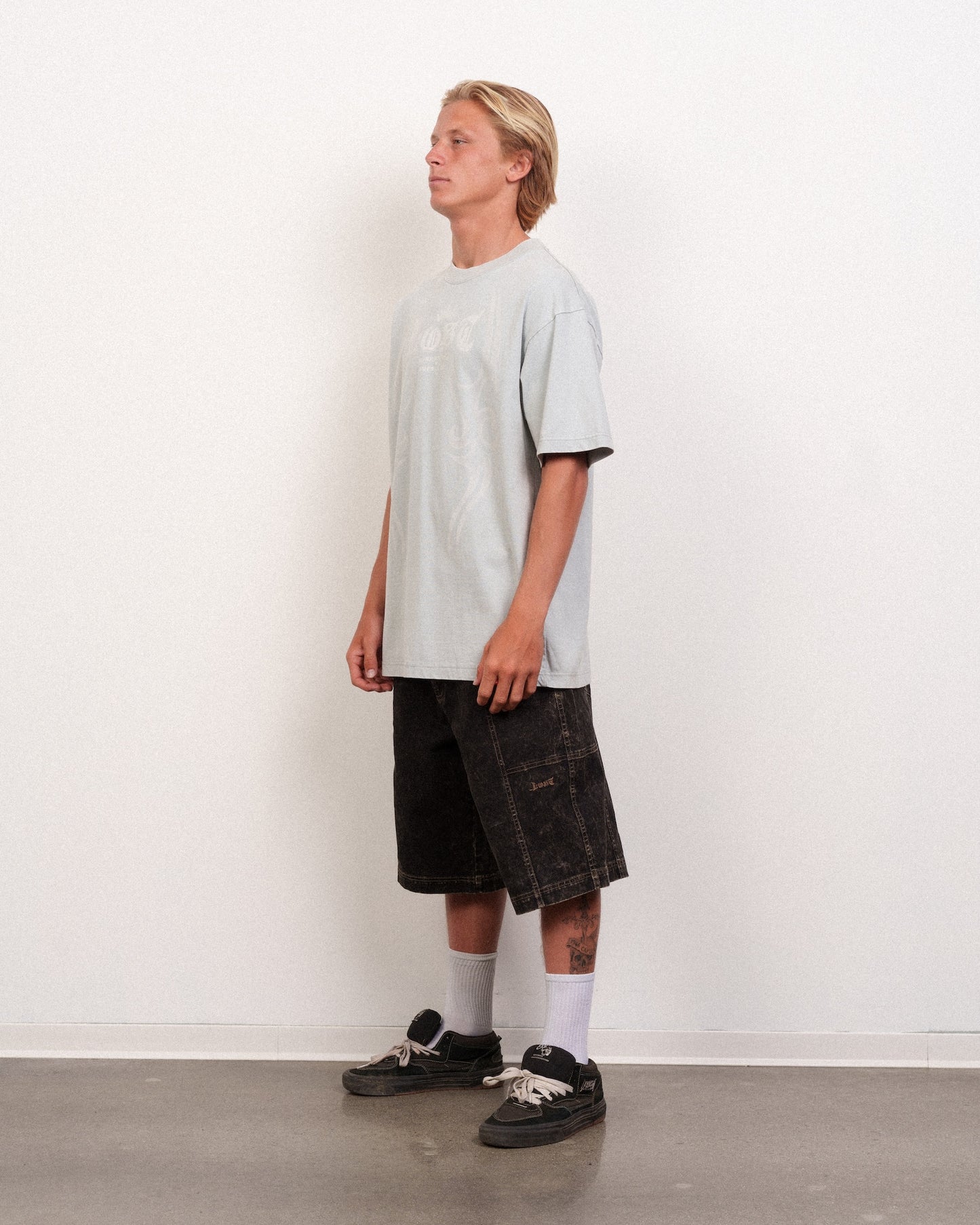 Fang Logo Boxy Tee Grey Snow