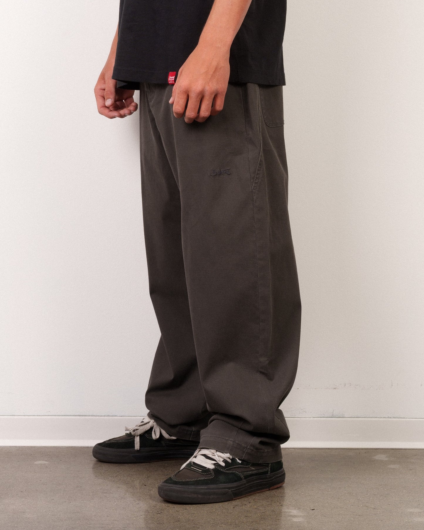 The Barrel Chino Pant Raven