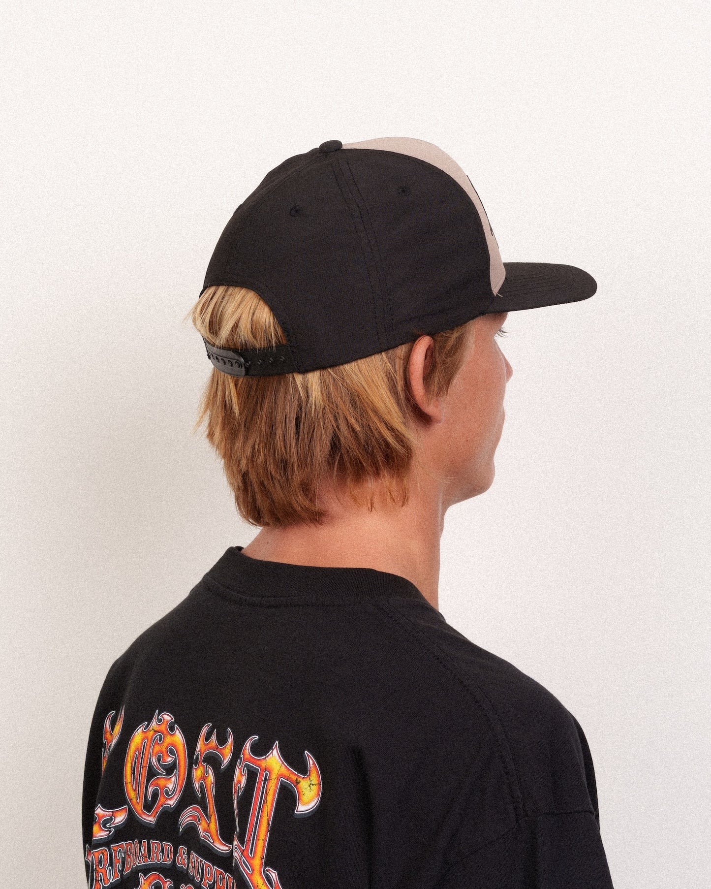 Gnarly Lost Trucker Black / Khaki